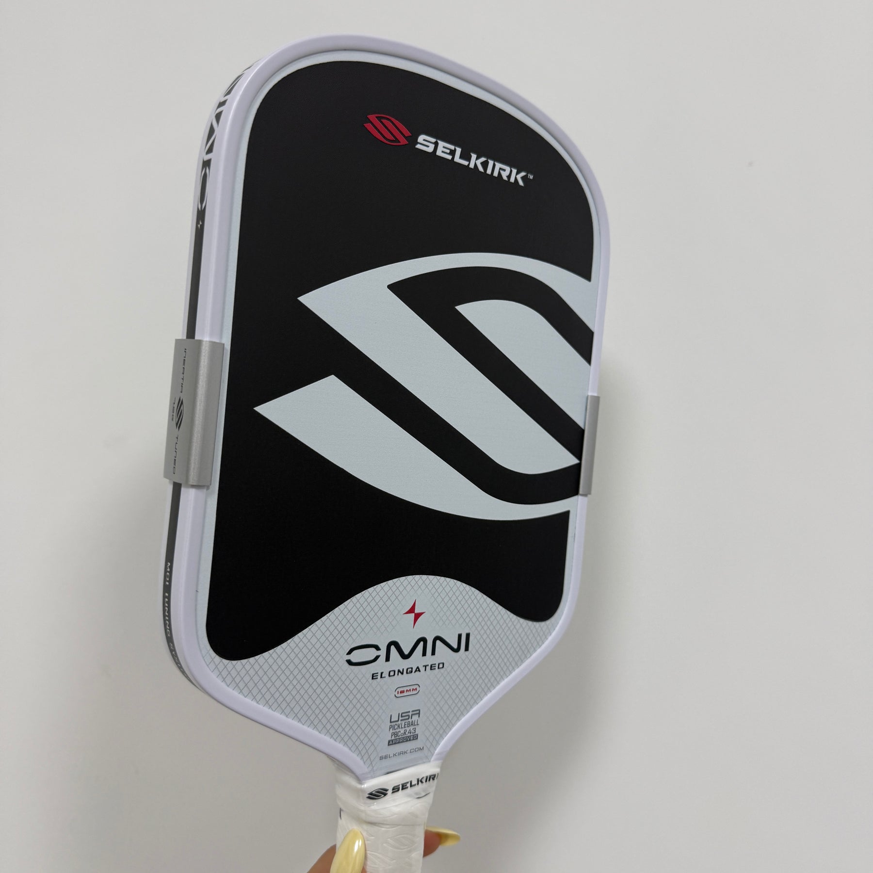 Selkirk Omni Elongated Carbon Fiber Pickleball Paddle